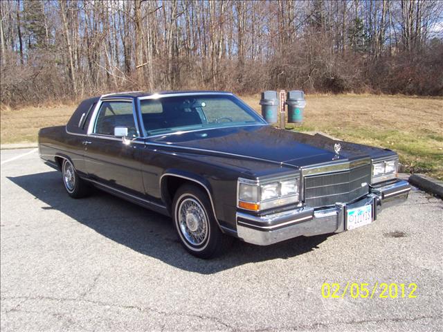 1985 Cadillac fleetwood brougham Unknown