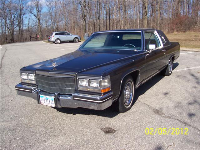 1985 Cadillac fleetwood brougham Unknown