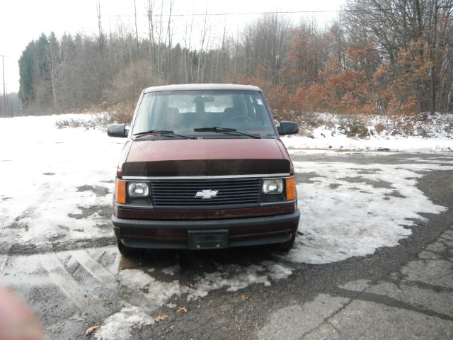 1989 Chevrolet Astro SL1