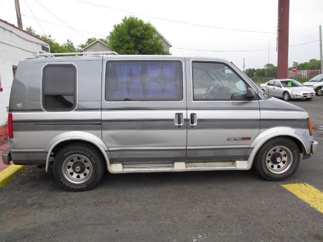 1990 Chevrolet Astro GL LTD Avail