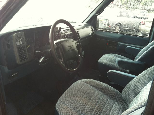 1995 Chevrolet Astro EX - DUAL Power Doors