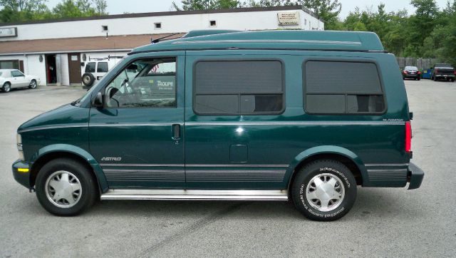 1997 Chevrolet Astro SL AWD CVT Leatherroof