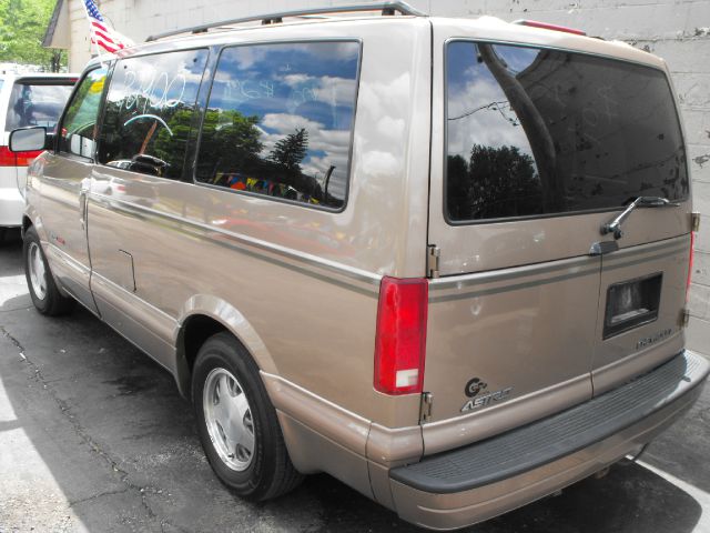 1998 Chevrolet Astro EX - DUAL Power Doors