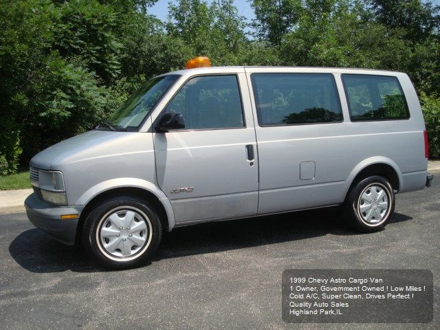 1999 Chevrolet Astro Sport PZEV