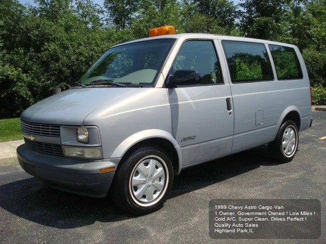 1999 Chevrolet Astro Sport PZEV