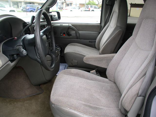 1999 Chevrolet Astro EX - DUAL Power Doors