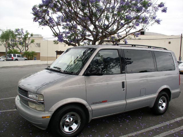 1999 Chevrolet Astro EX - DUAL Power Doors