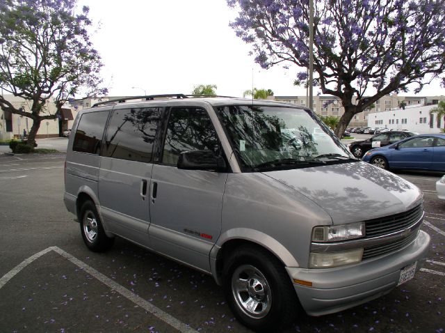 1999 Chevrolet Astro EX - DUAL Power Doors