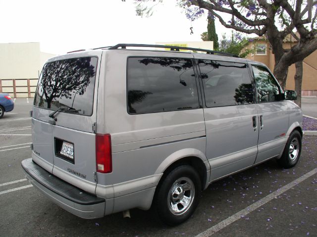 1999 Chevrolet Astro EX - DUAL Power Doors