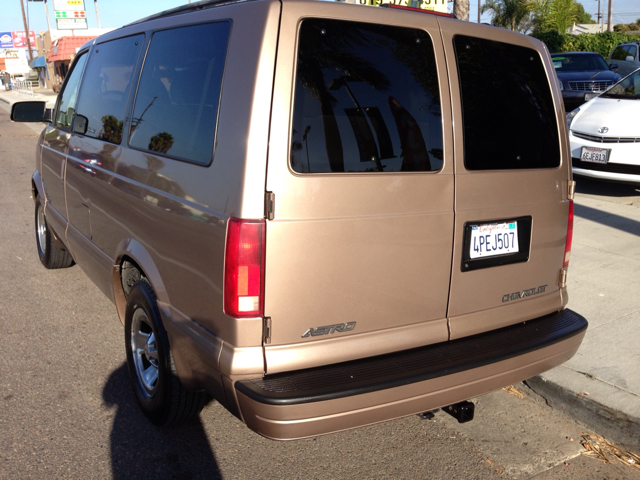 2000 Chevrolet Astro 4wd