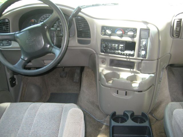 2000 Chevrolet Astro 4wd