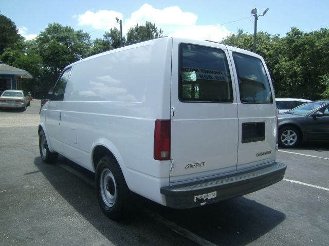 2000 Chevrolet Astro Sport PZEV