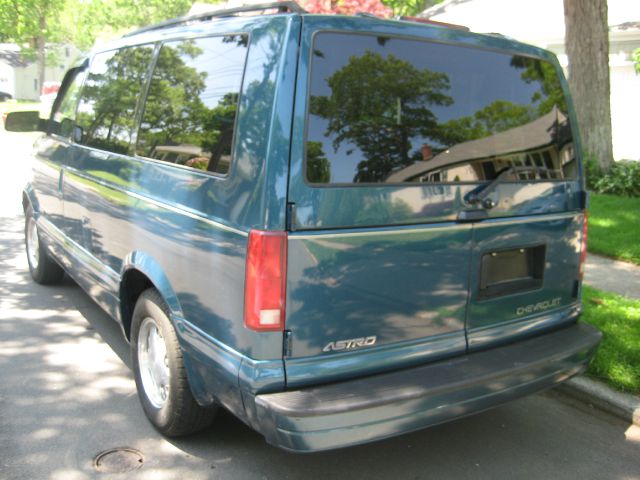 2000 Chevrolet Astro 4wd