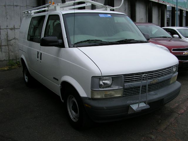 2000 Chevrolet Astro V W/ Navigationlocal Trade