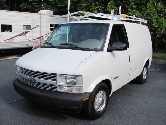 2000 Chevrolet Astro Sport PZEV