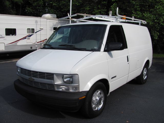 2000 Chevrolet Astro Sport PZEV