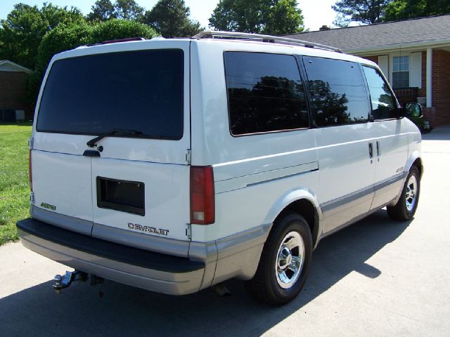 2000 Chevrolet Astro 4wd