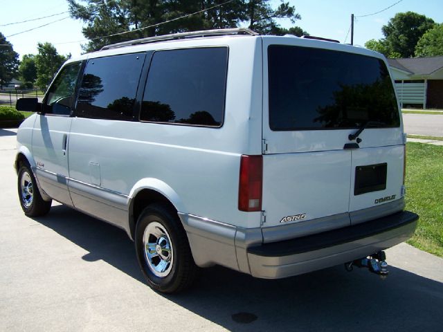 2000 Chevrolet Astro 4wd