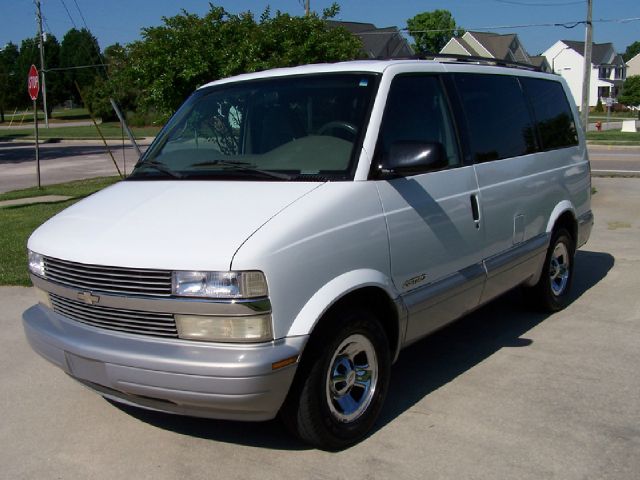 2000 Chevrolet Astro 4wd