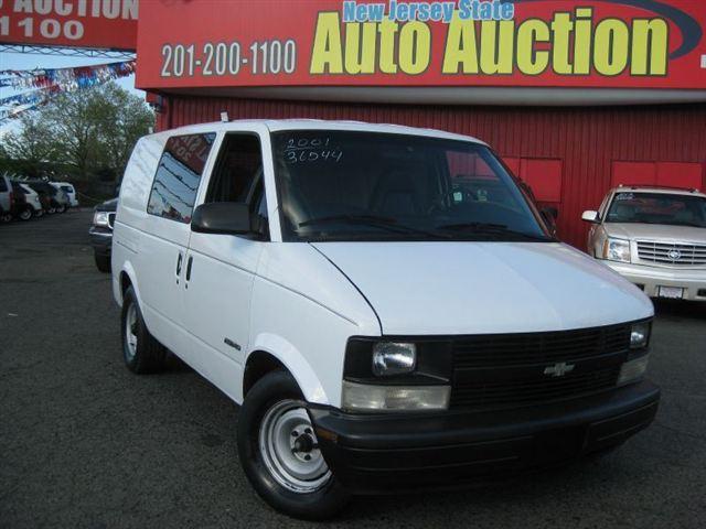 2000 Chevrolet Astro XLT Sport 4.6L 2WD