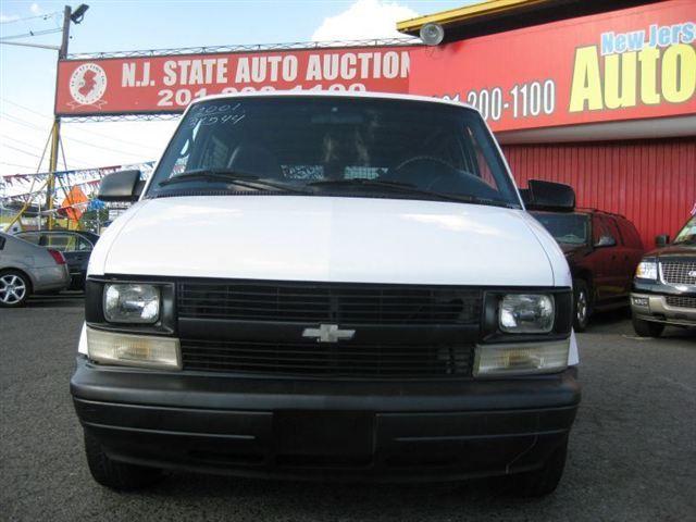 2000 Chevrolet Astro XLT Sport 4.6L 2WD