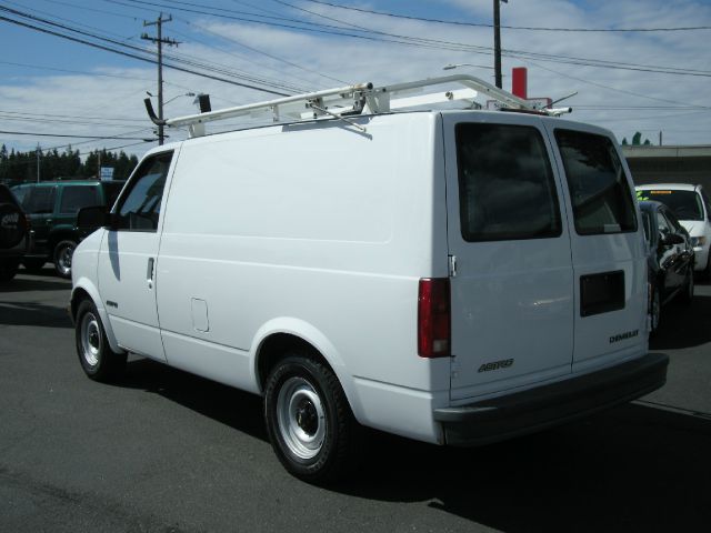 2000 Chevrolet Astro SL AWD CVT Leatherroof