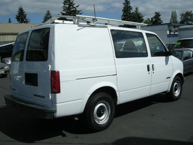 2000 Chevrolet Astro SL AWD CVT Leatherroof