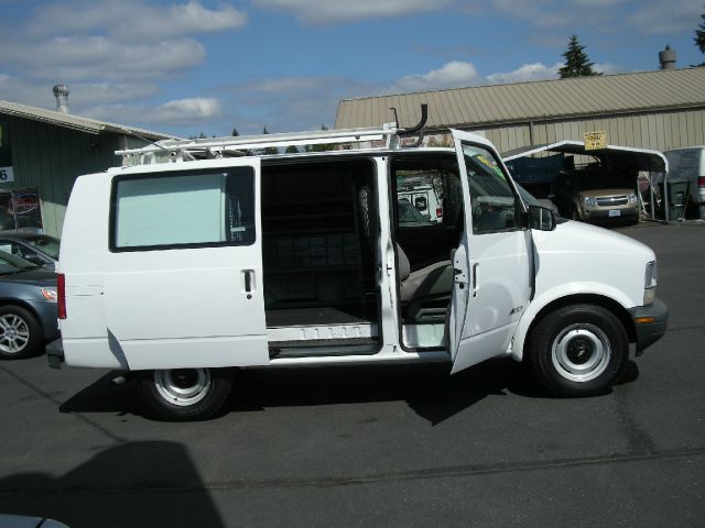 2000 Chevrolet Astro SL AWD CVT Leatherroof