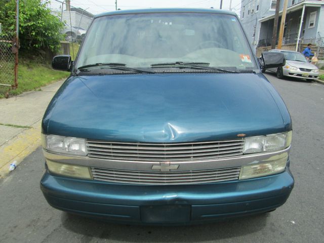 2000 Chevrolet Astro 4wd