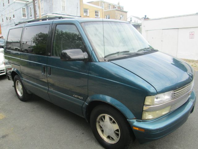 2000 Chevrolet Astro 4wd