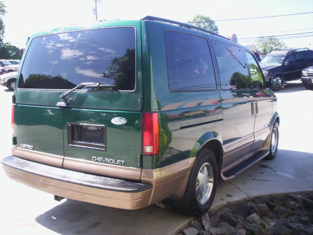 2000 Chevrolet Astro EX - DUAL Power Doors