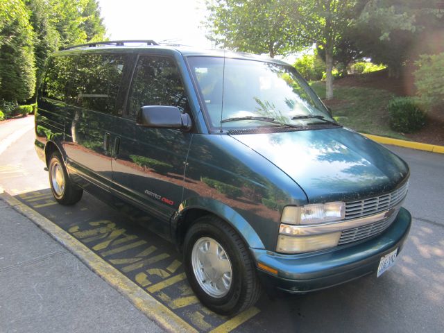 2000 Chevrolet Astro EX - DUAL Power Doors