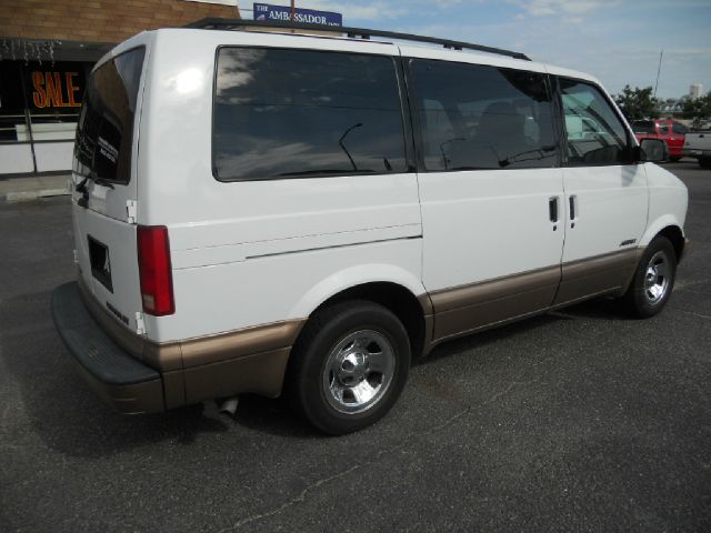 2000 Chevrolet Astro 4wd