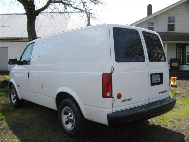 2001 Chevrolet Astro 427R Roush