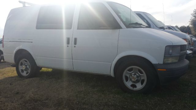 2001 Chevrolet Astro Sport PZEV