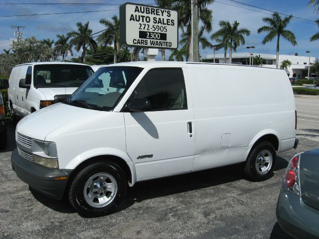 2001 Chevrolet Astro Sport PZEV