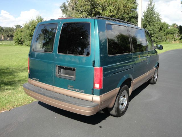 2001 Chevrolet Astro 4wd