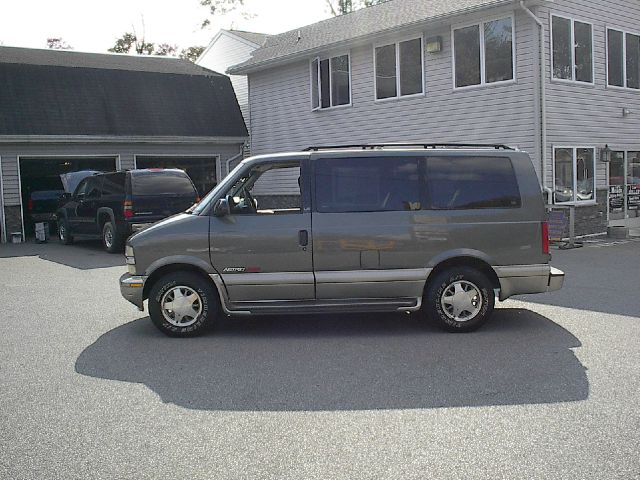 2001 Chevrolet Astro EX - DUAL Power Doors