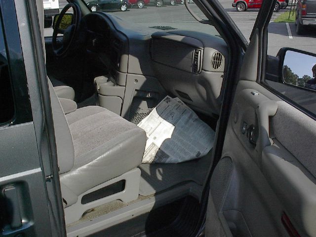 2001 Chevrolet Astro EX - DUAL Power Doors