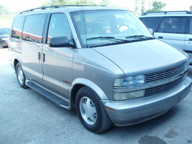 2001 Chevrolet Astro EX - DUAL Power Doors