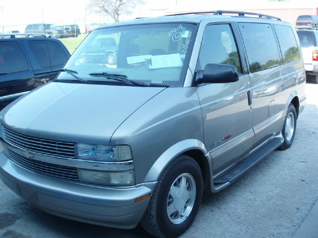 2001 Chevrolet Astro EX - DUAL Power Doors