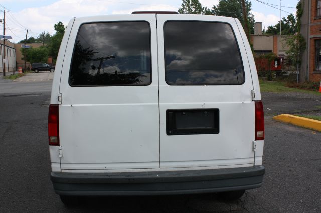 2001 Chevrolet Astro Sport PZEV