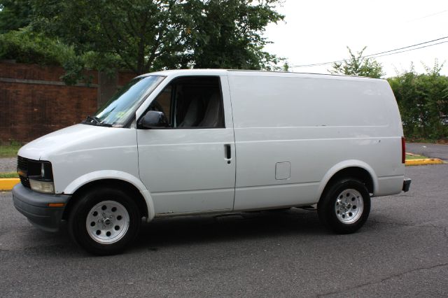 2001 Chevrolet Astro Sport PZEV