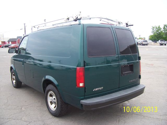 2002 Chevrolet Astro Sport PZEV