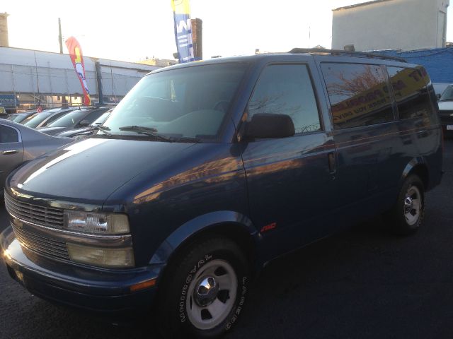 2002 Chevrolet Astro EX - DUAL Power Doors