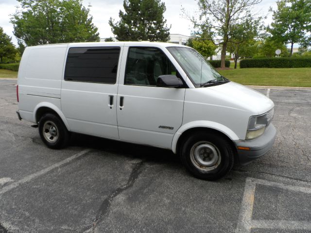 2002 Chevrolet Astro Sport PZEV