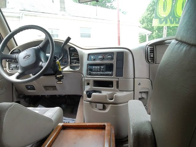 2002 Chevrolet Astro 4wd