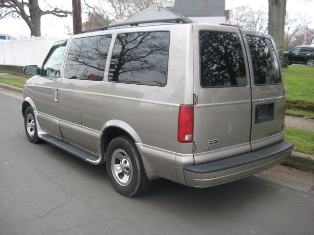 2002 Chevrolet Astro 4wd