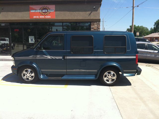 2003 Chevrolet Astro Sport PZEV