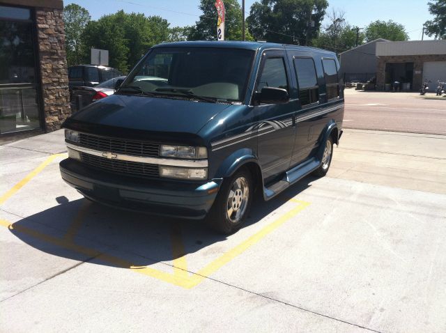 2003 Chevrolet Astro Sport PZEV